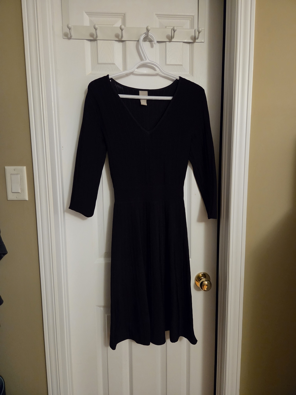 H&M Black V-Neck Midi Dress with Three-Quarter Sleeves